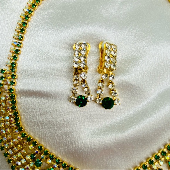 Green and Gold Color Dazzling necklace sets in rhinestones. - Picture 4 of 4